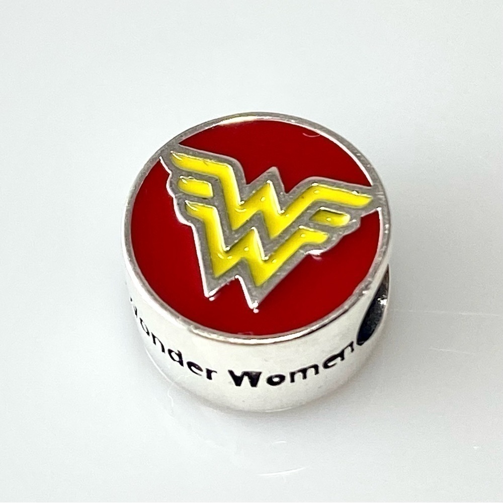 DC Wonder Woman "We Are All Wonder Women" With Enamel Charm - Picture 9 of 10